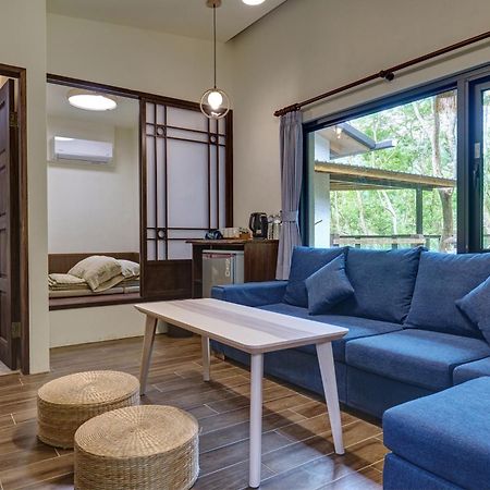 Zhou Ye Cottage Sanyi Exterior photo