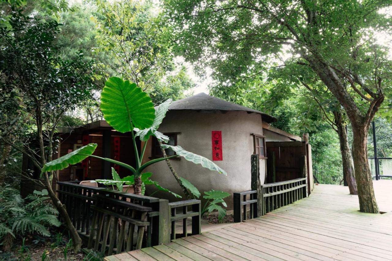 Zhou Ye Cottage Sanyi Exterior photo