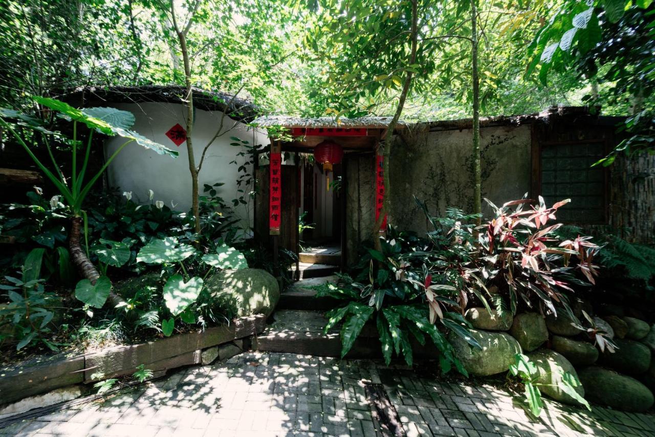 Zhou Ye Cottage Sanyi Exterior photo